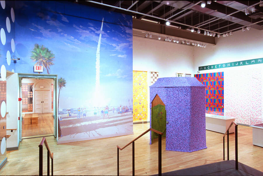 view exhibition image