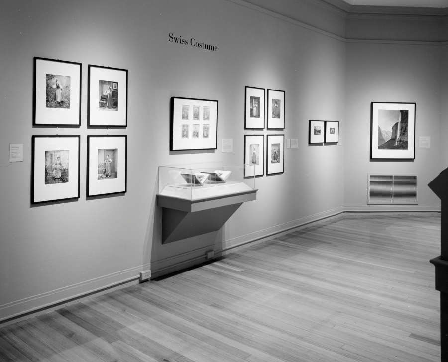 view exhibition image