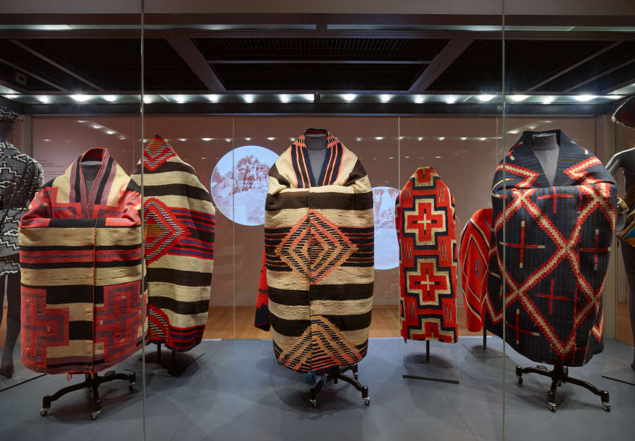 view exhibition image