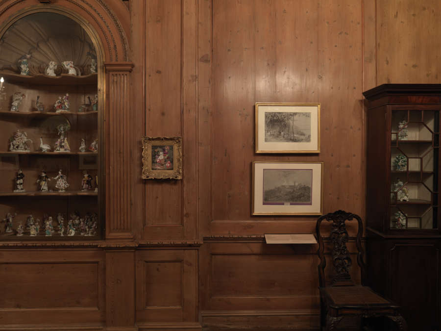 view exhibition image