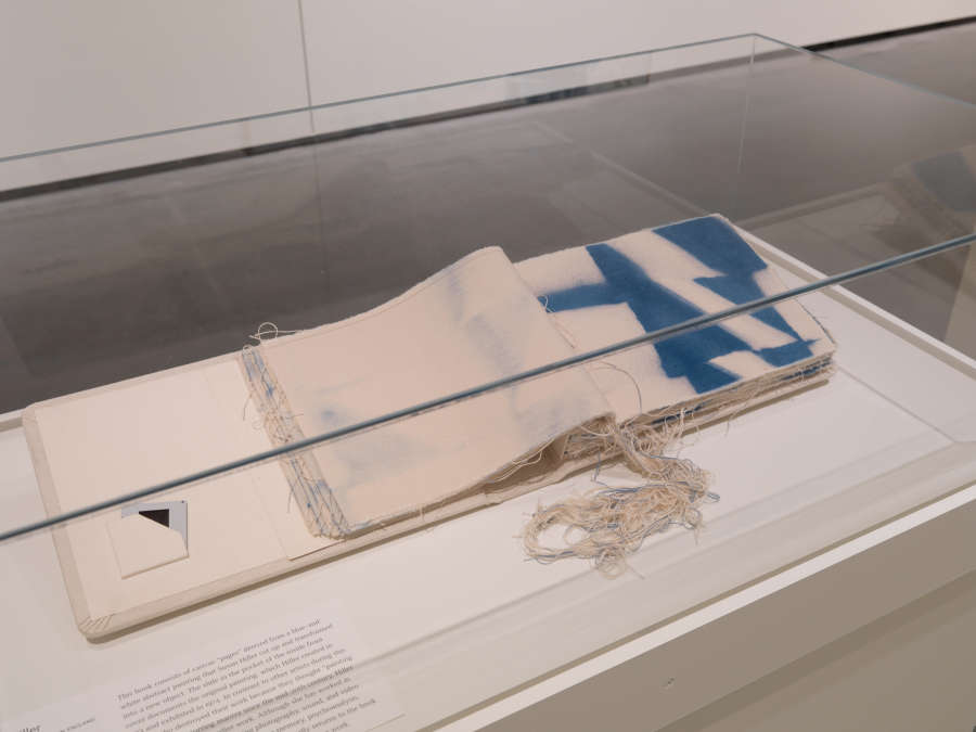 view exhibition image