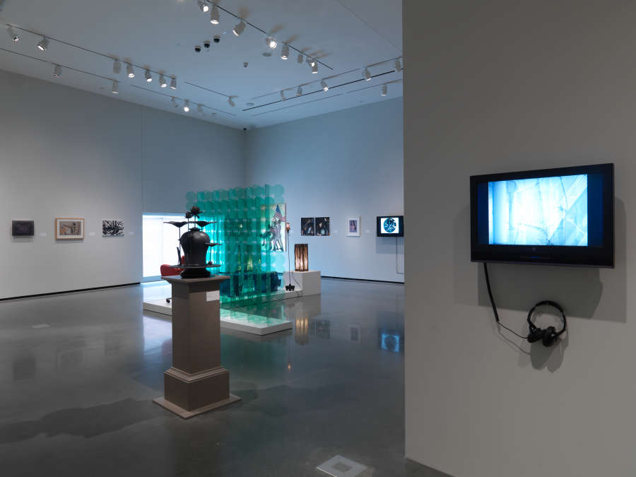 view exhibition image