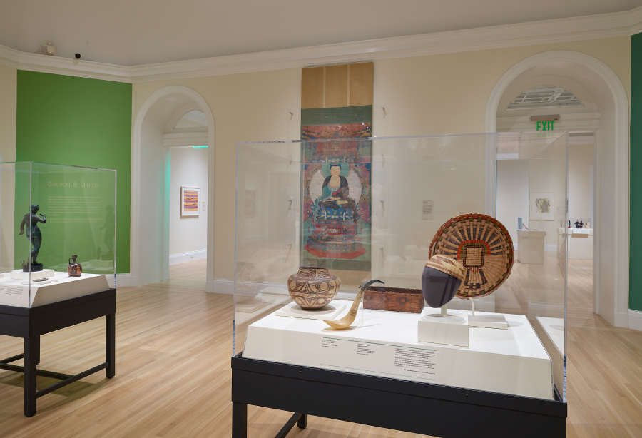 view exhibition image