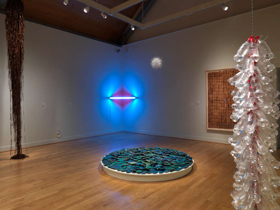 view exhibition image