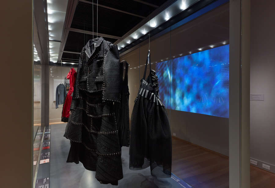view exhibition image
