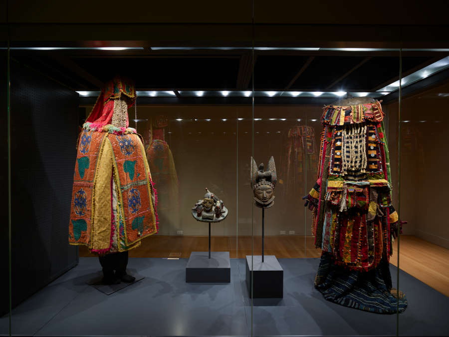 view exhibition image