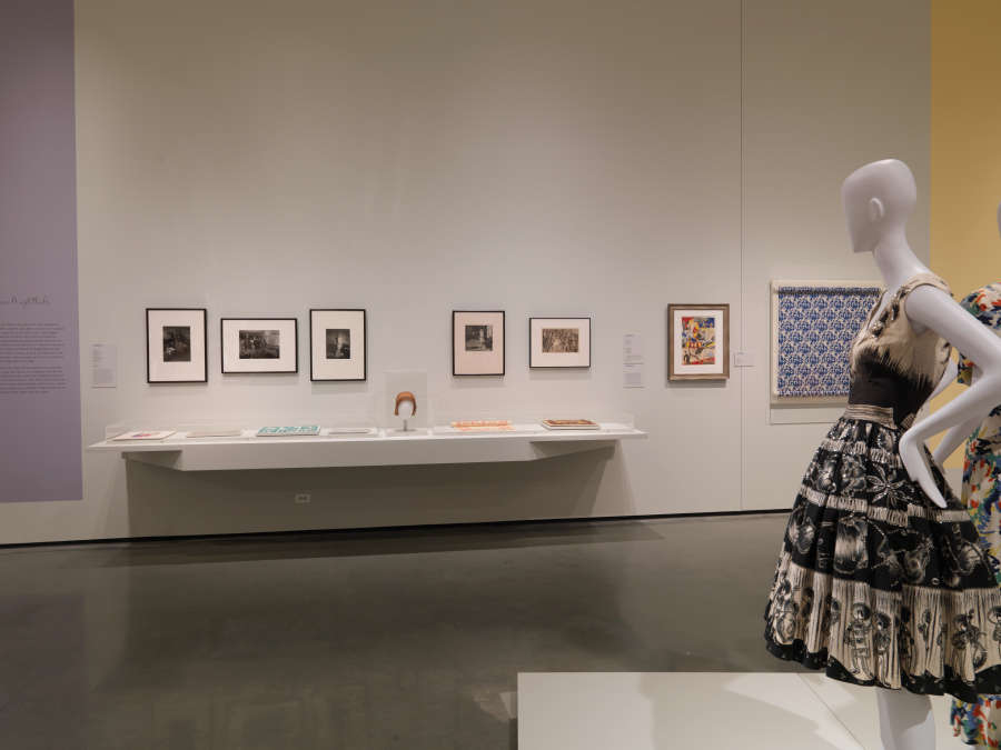 view exhibition image