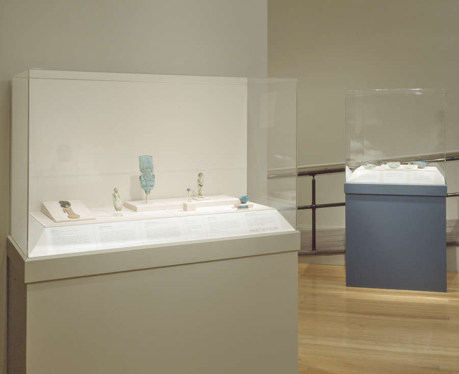 view exhibition image