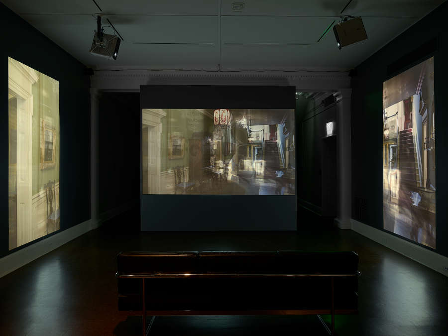 view exhibition image