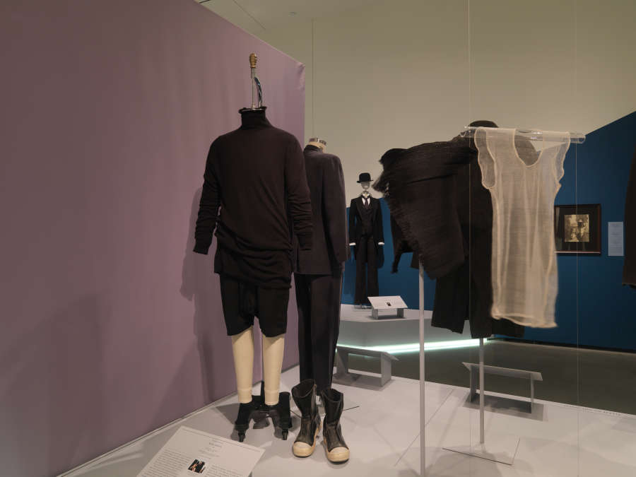 view exhibition image