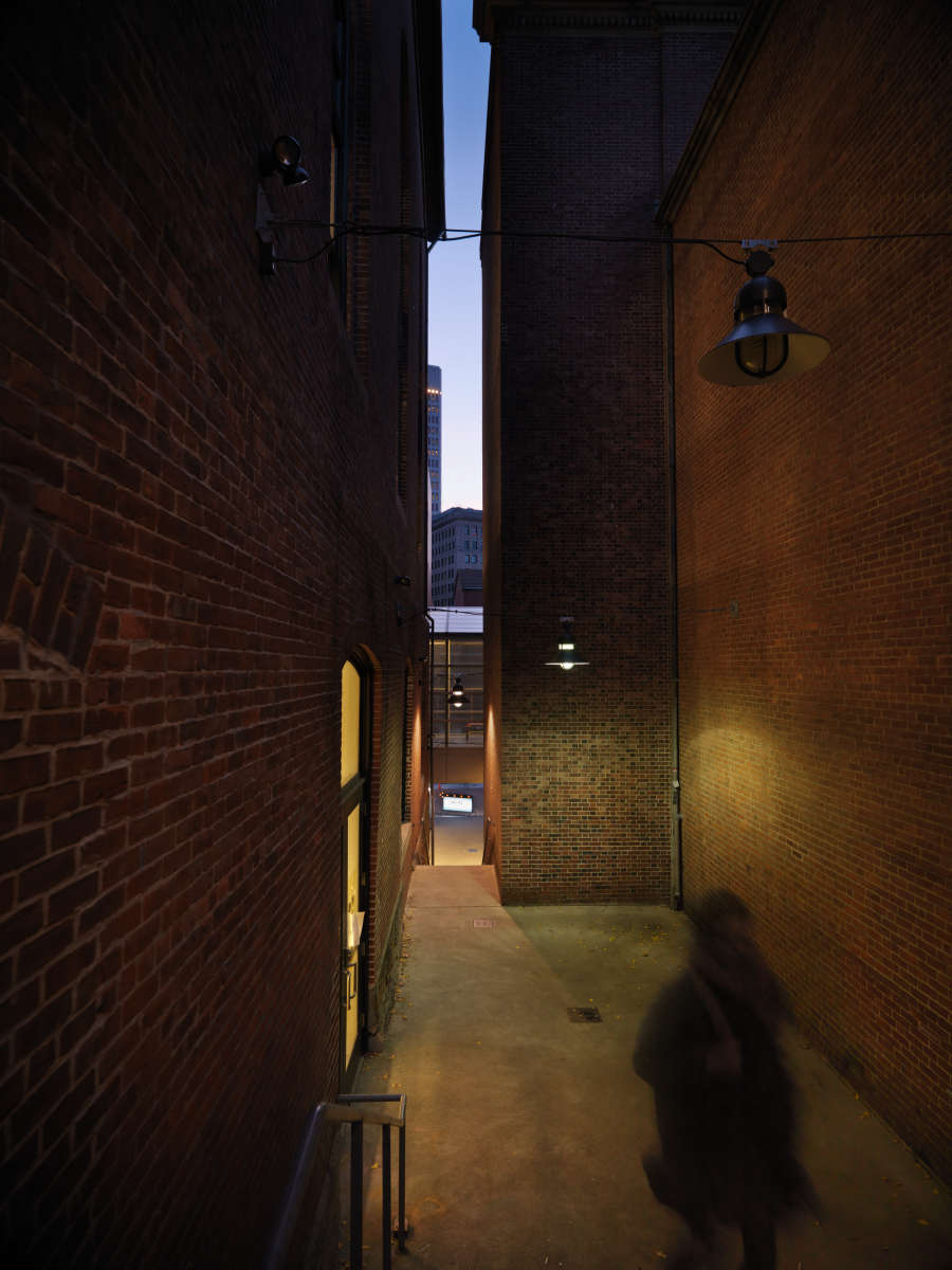 view exhibition image