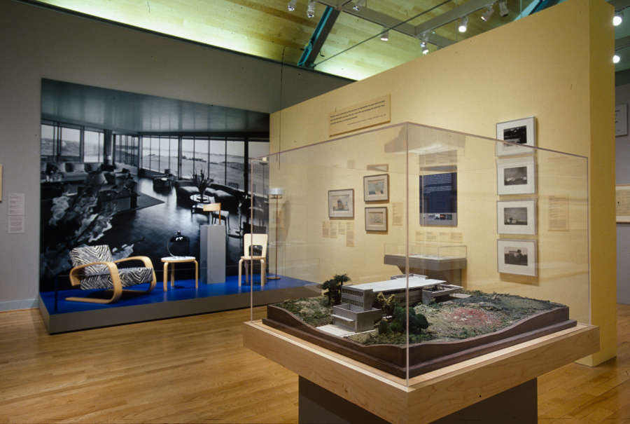view exhibition image