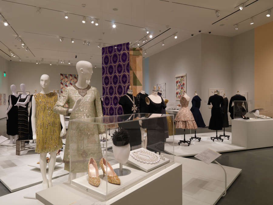 view exhibition image