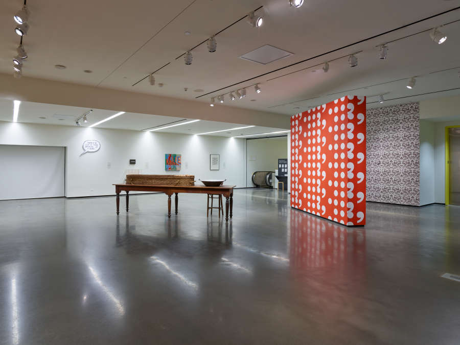 view exhibition image