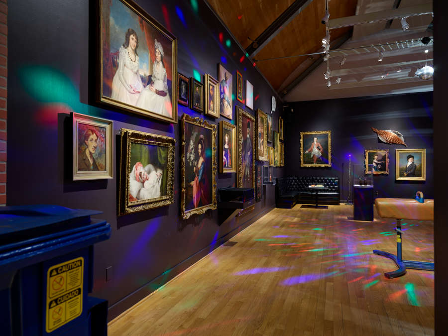 view exhibition image