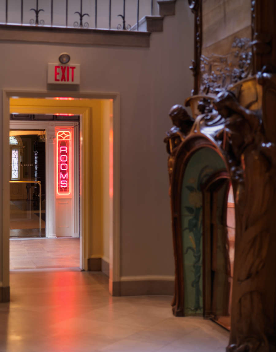 view exhibition image