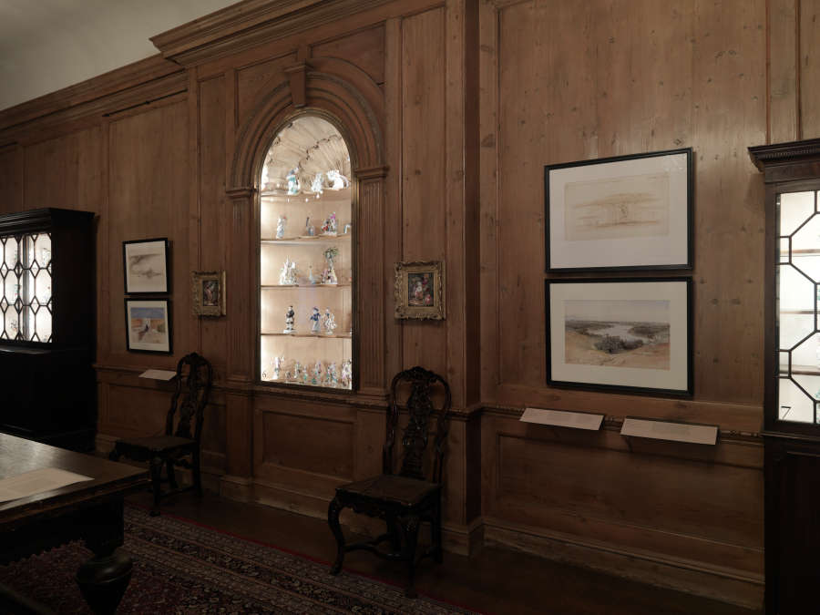 view exhibition image