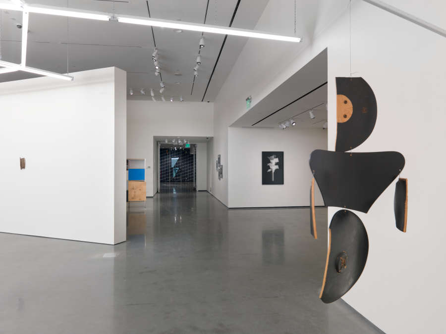 view exhibition image