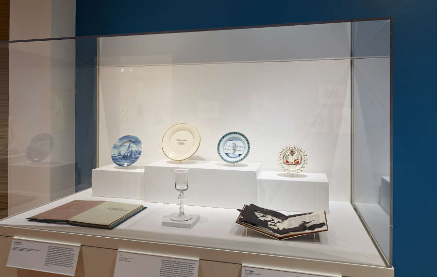 view exhibition image