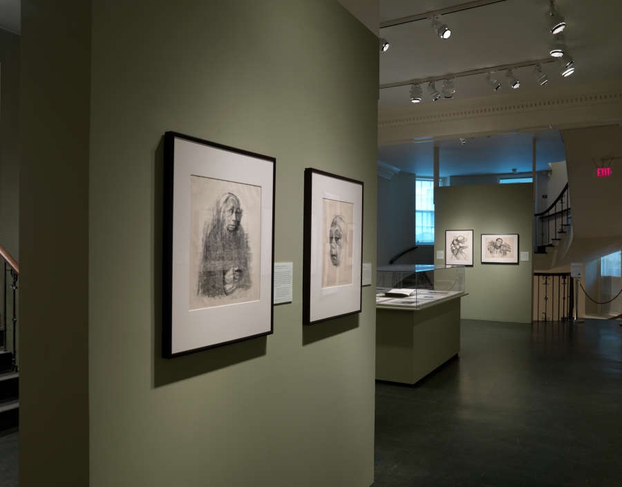 view exhibition image