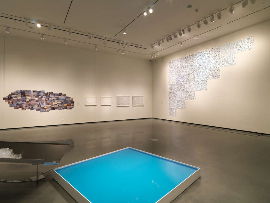 view exhibition image