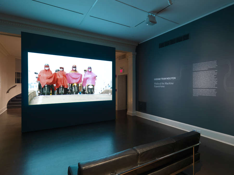 view exhibition image