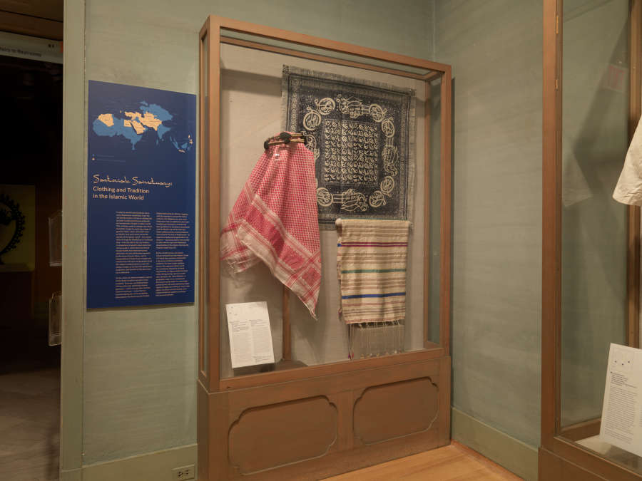 view exhibition image