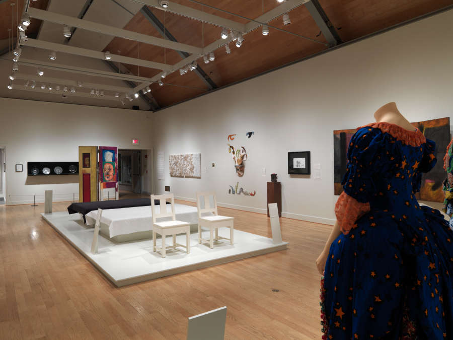 view exhibition image