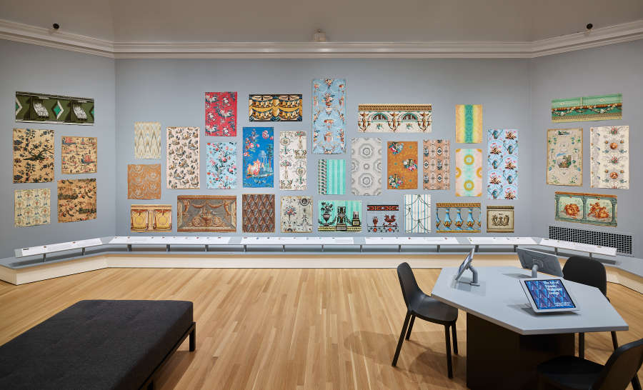 view exhibition image