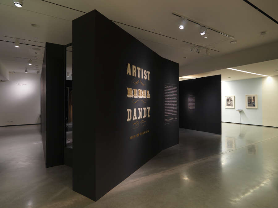 view exhibition image