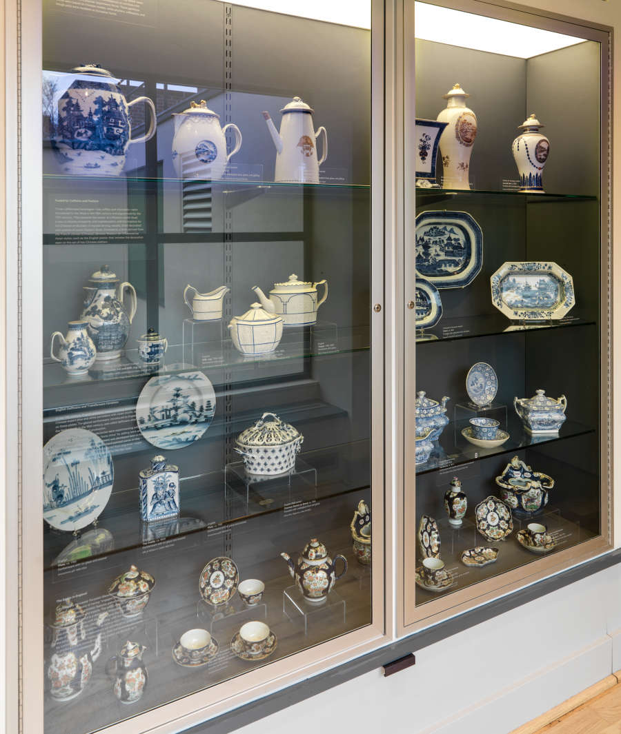 view exhibition image