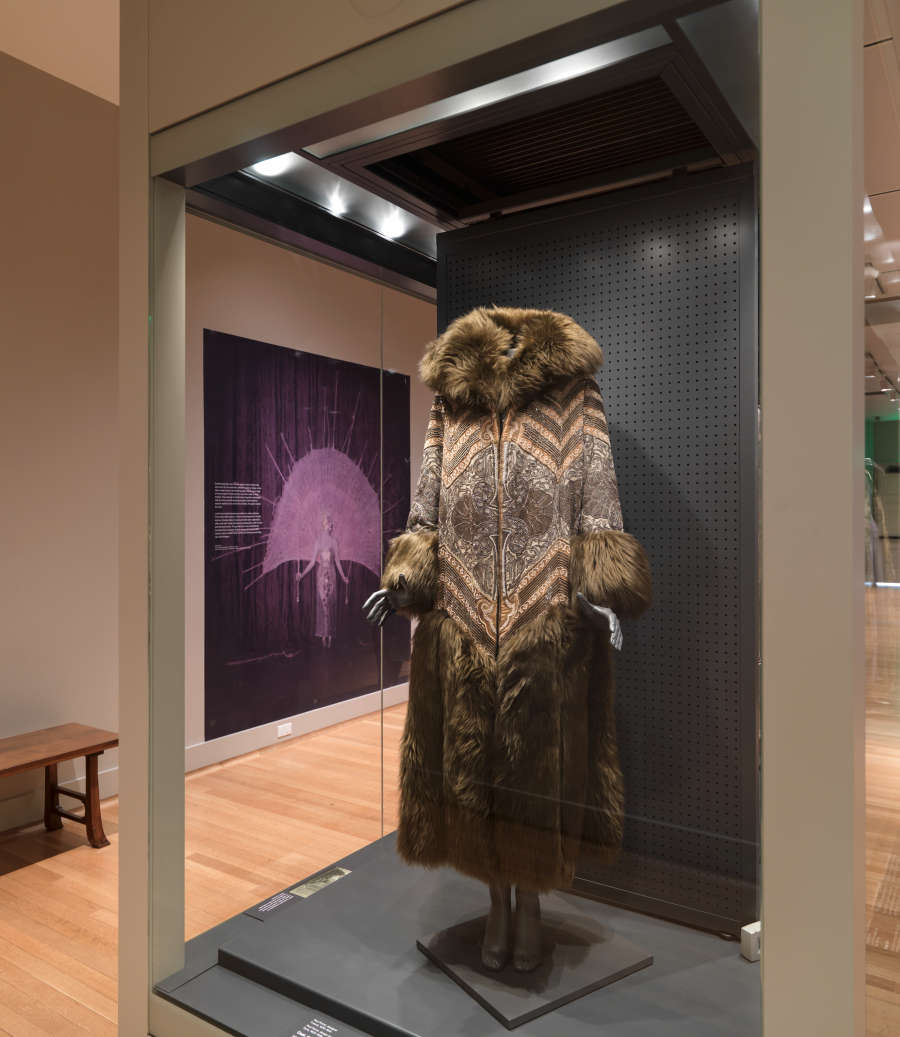 view exhibition image