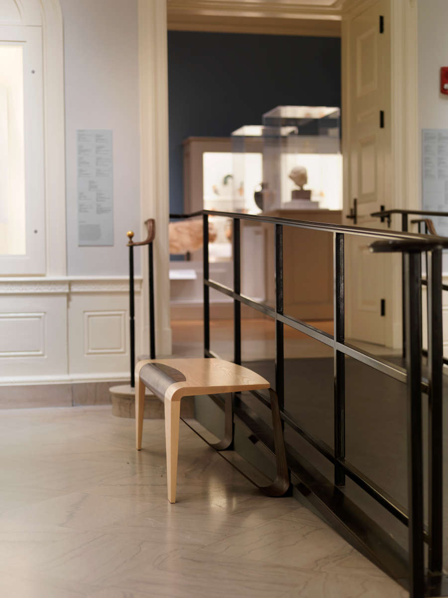 view exhibition image