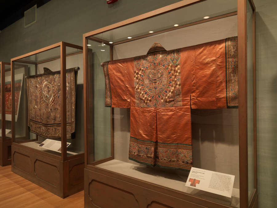 view exhibition image