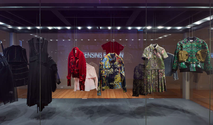 view exhibition image