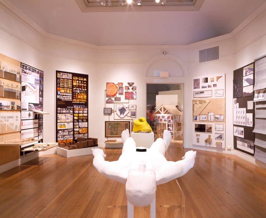 view exhibition image