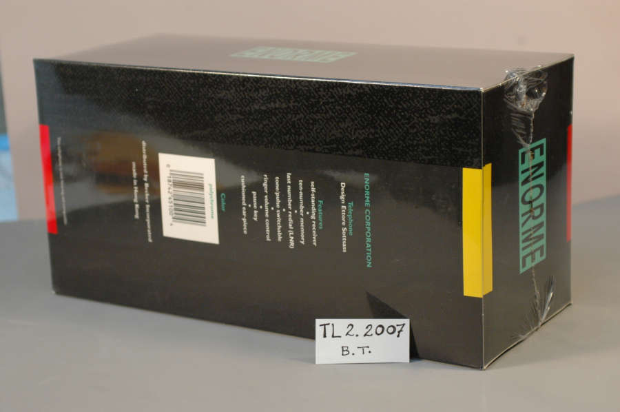 TL2-2007 Sottsass phone 002.jpg