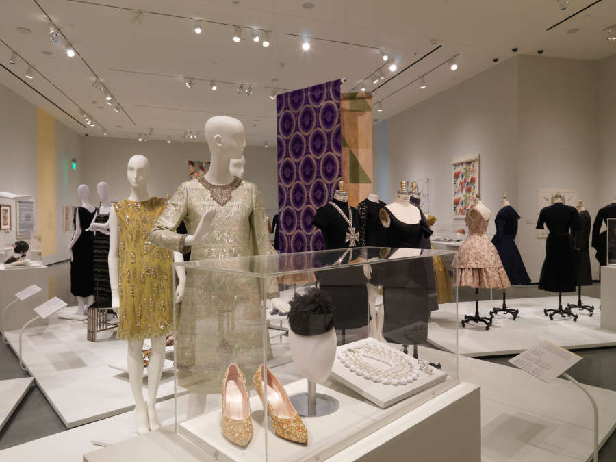 view exhibition image