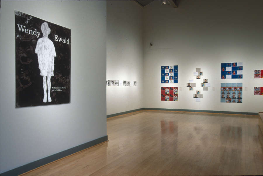 view exhibition image