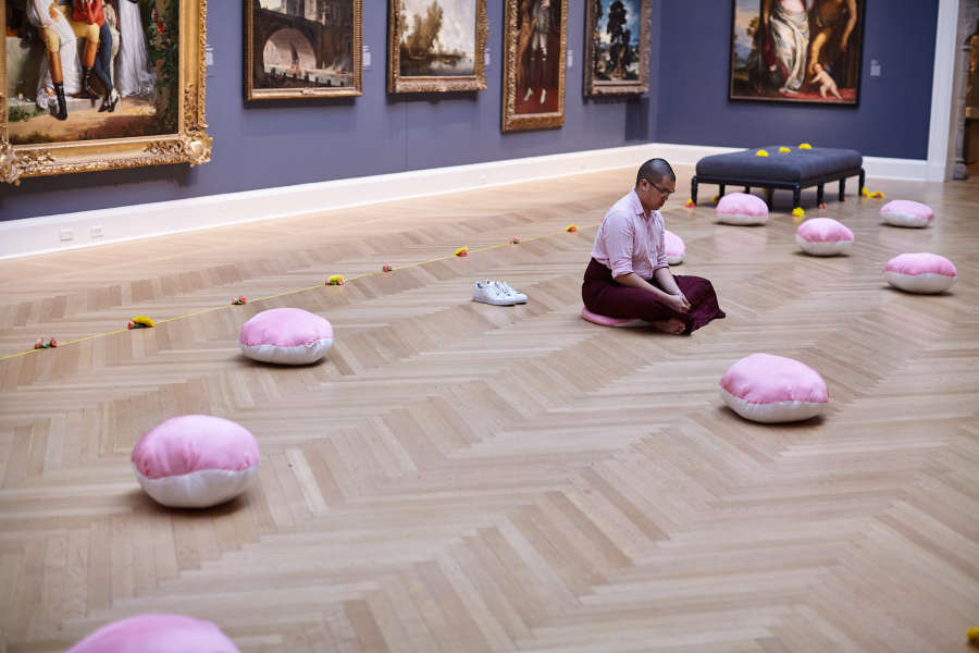 view exhibition image