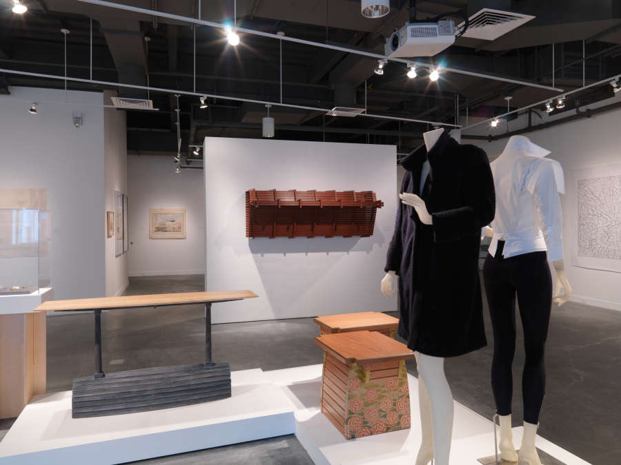 view exhibition image