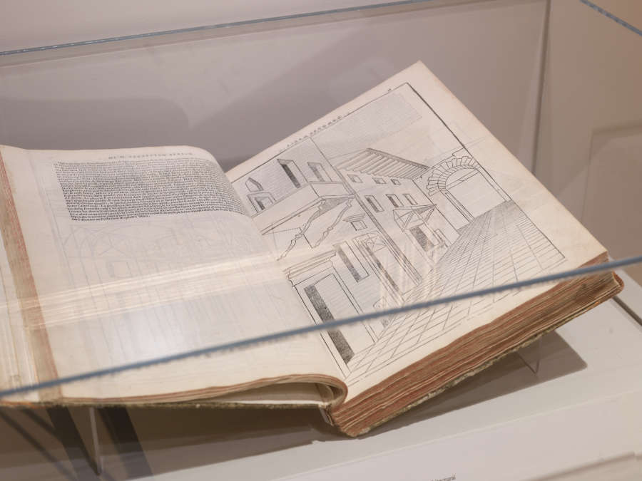 view exhibition image