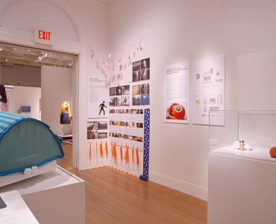 view exhibition image