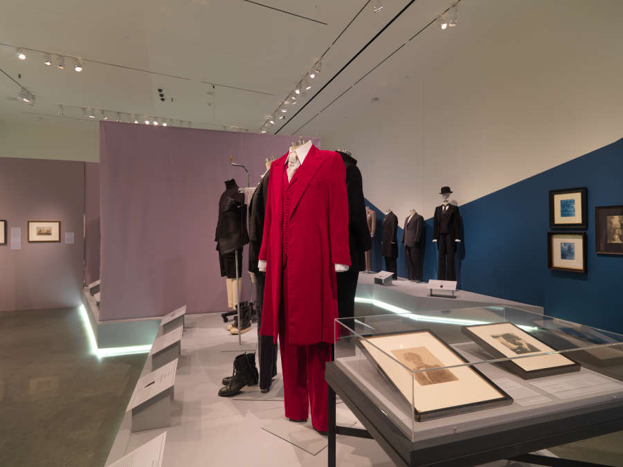 view exhibition image