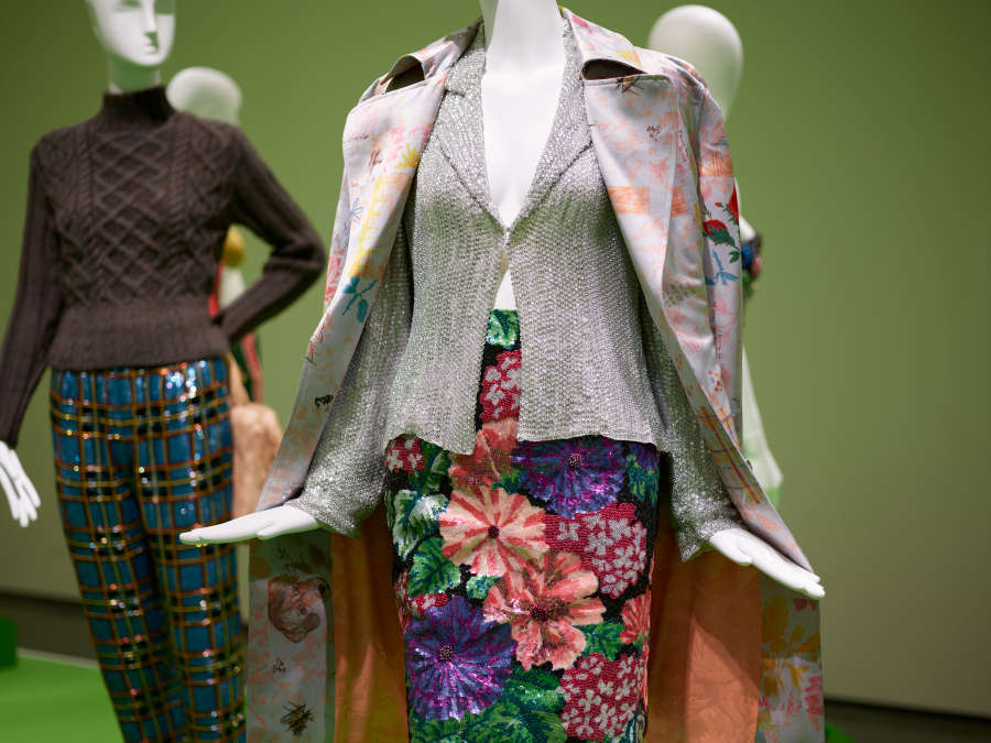 view exhibition image