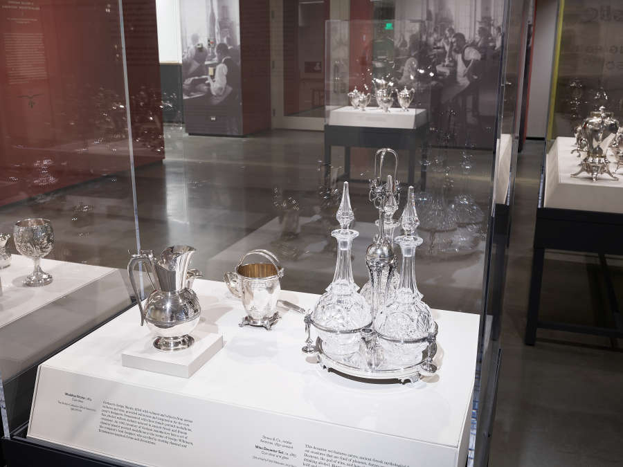 view exhibition image