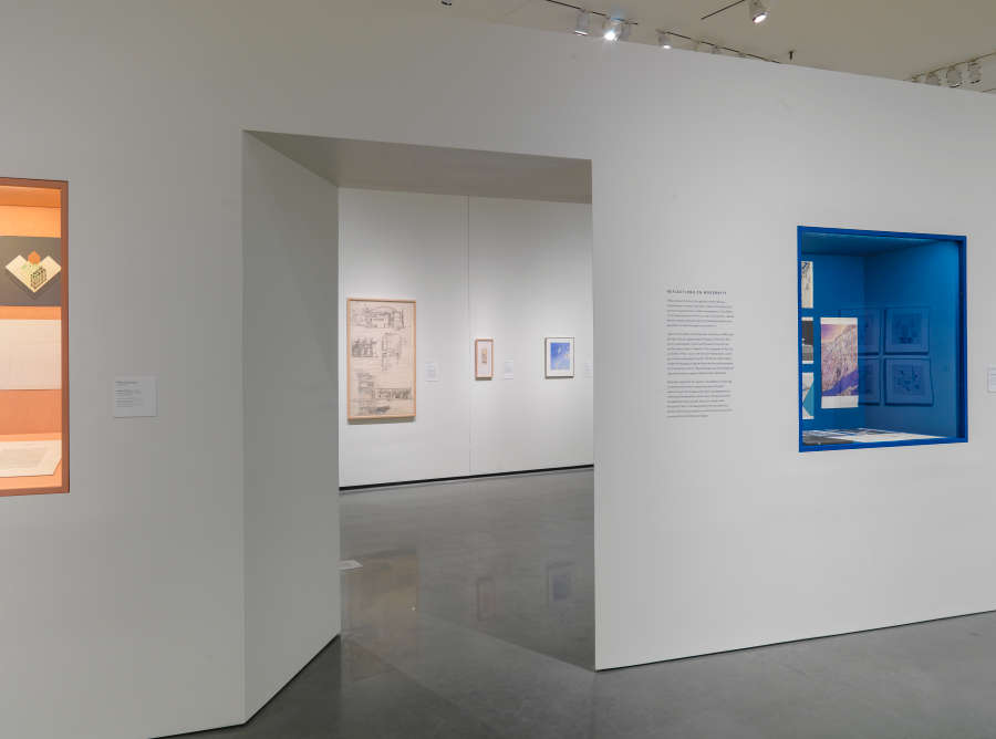 view exhibition image