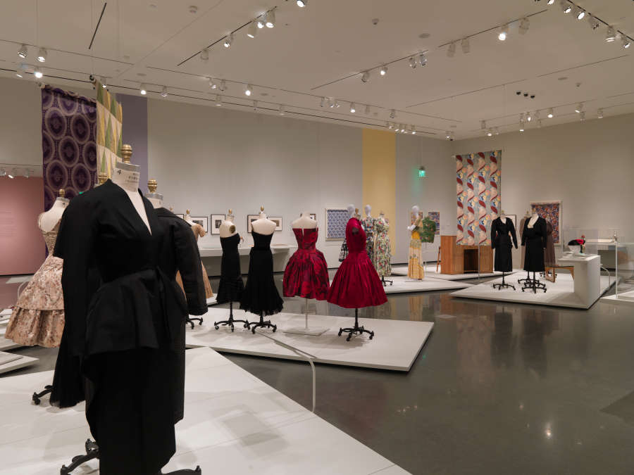 view exhibition image