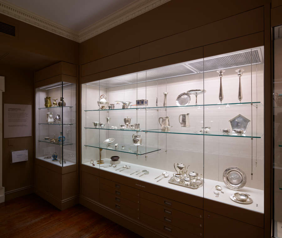 view exhibition image