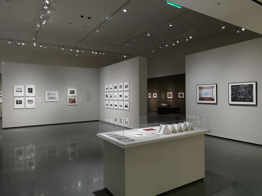 view exhibition image